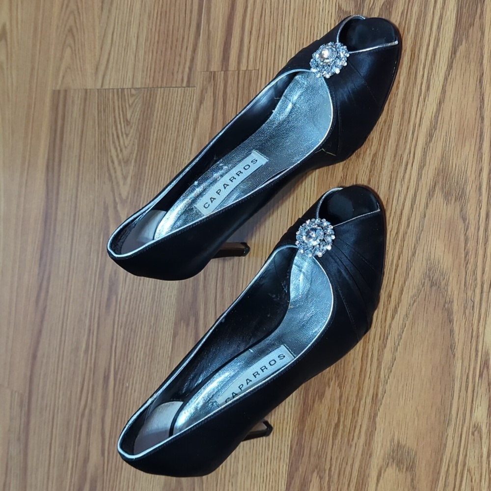 Shoes - Picture 4 of 4